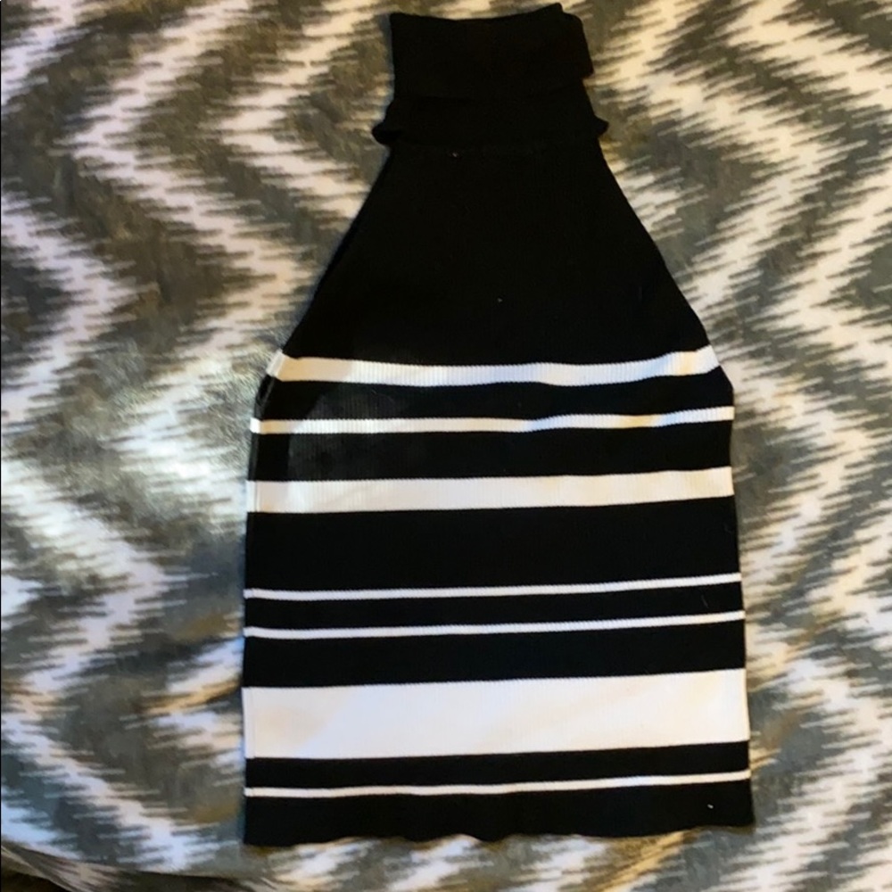 Turtle Neck Tank Top - Picture 2 of 2